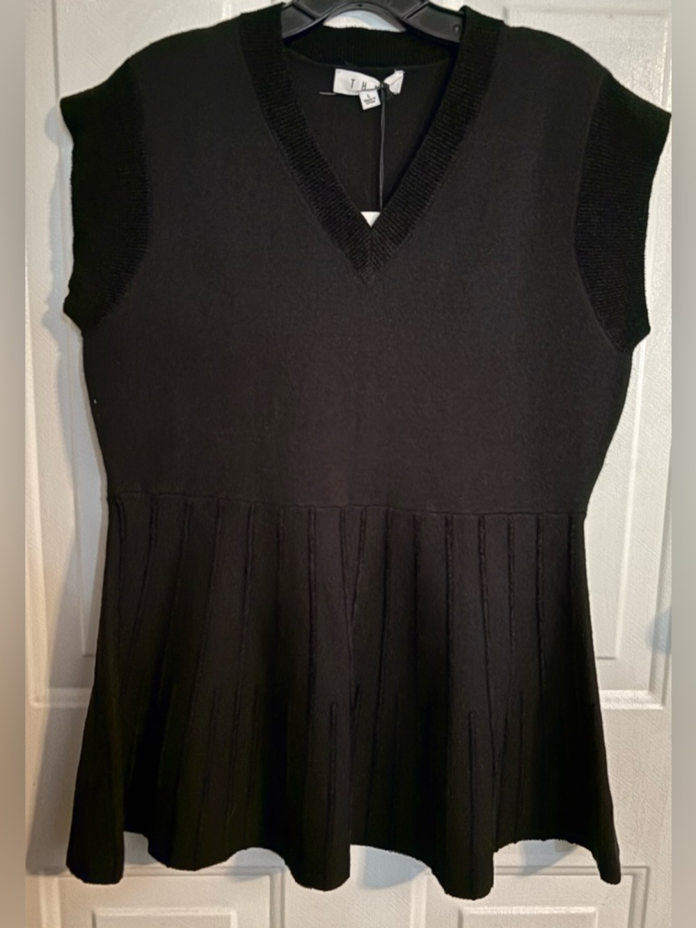 NWT THML Black V-Neck Knit Top Large